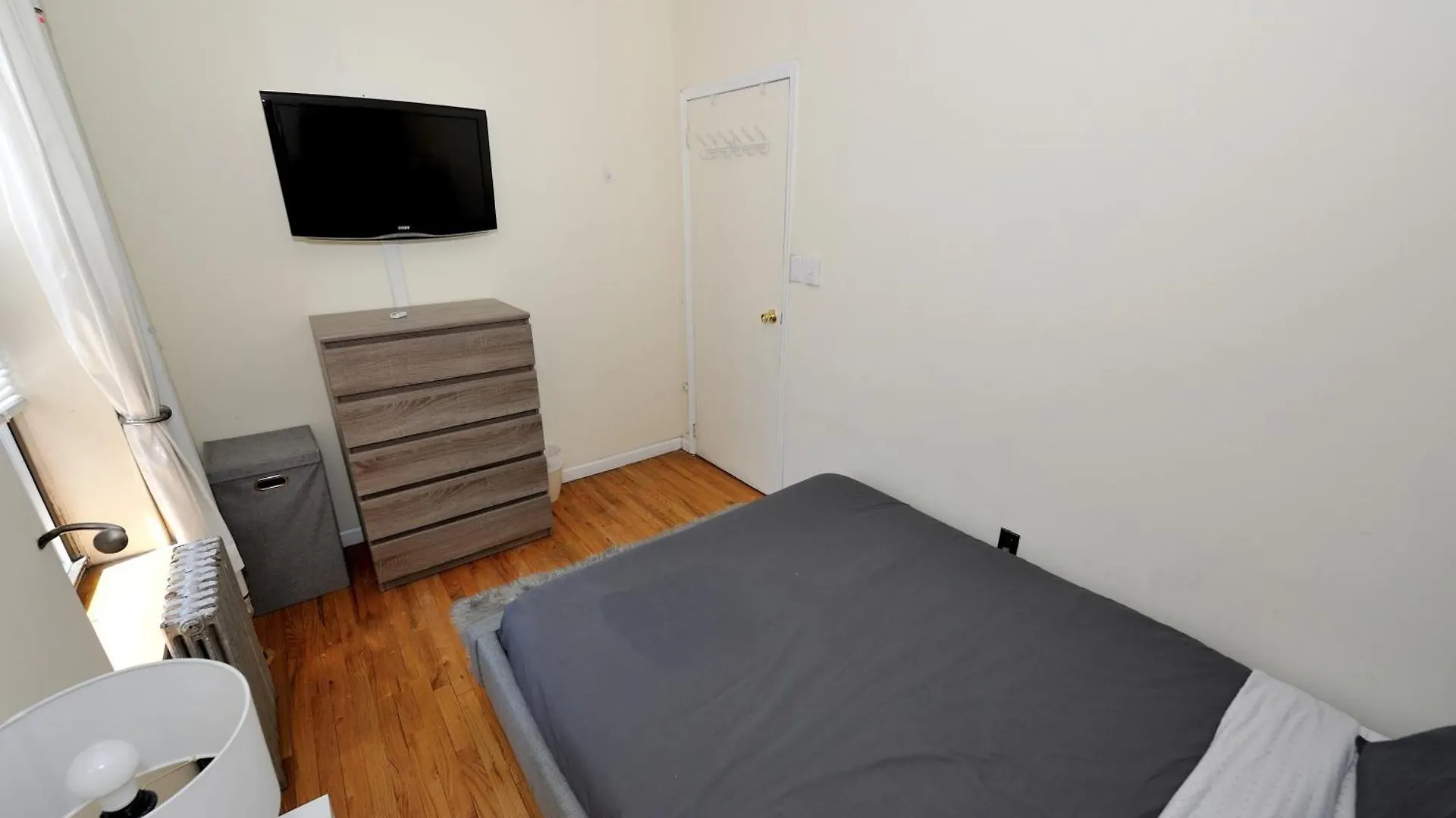 3Br Apartment In Big Apple New York