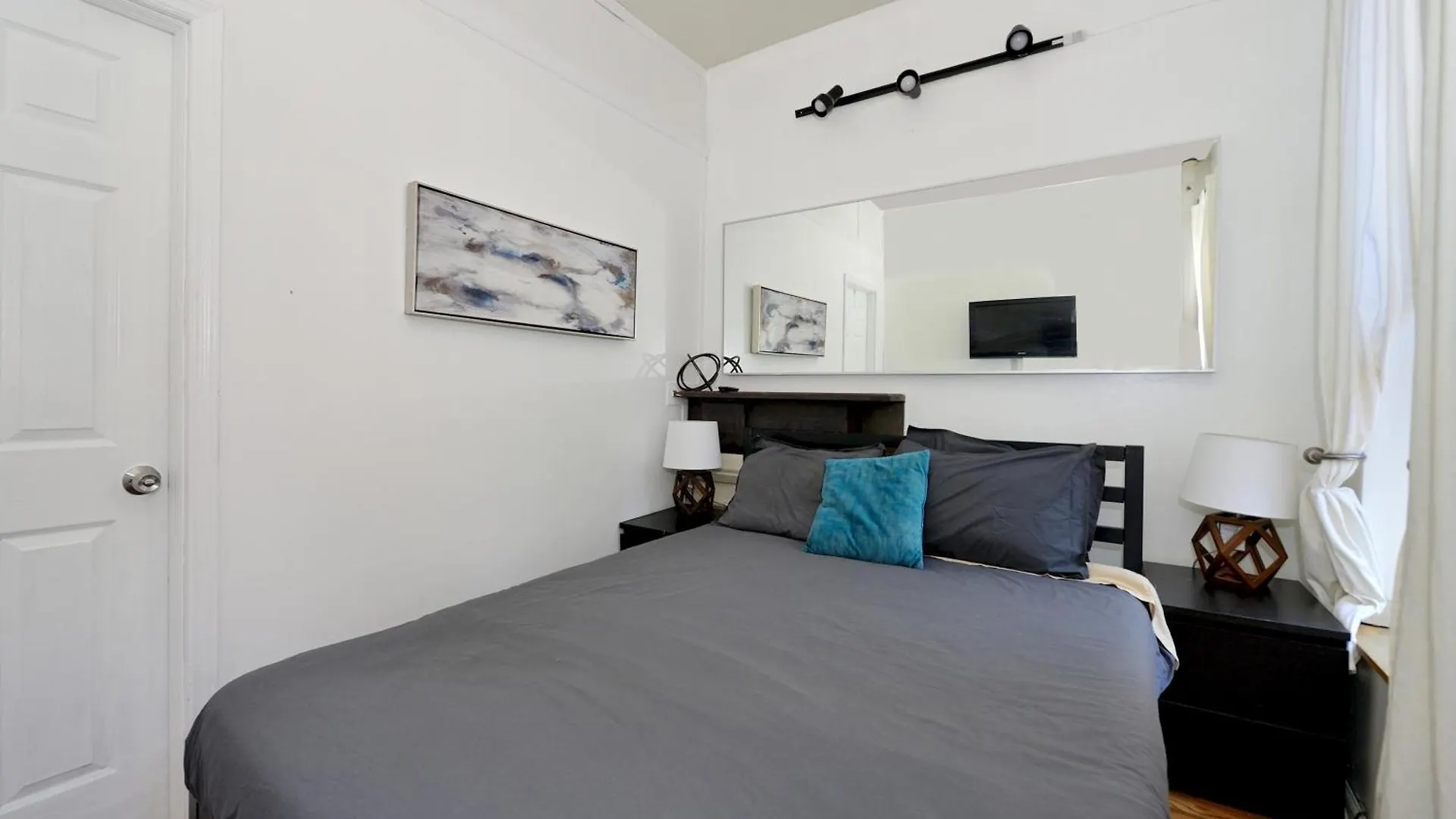 3Br Apartment In Big Apple New York United States